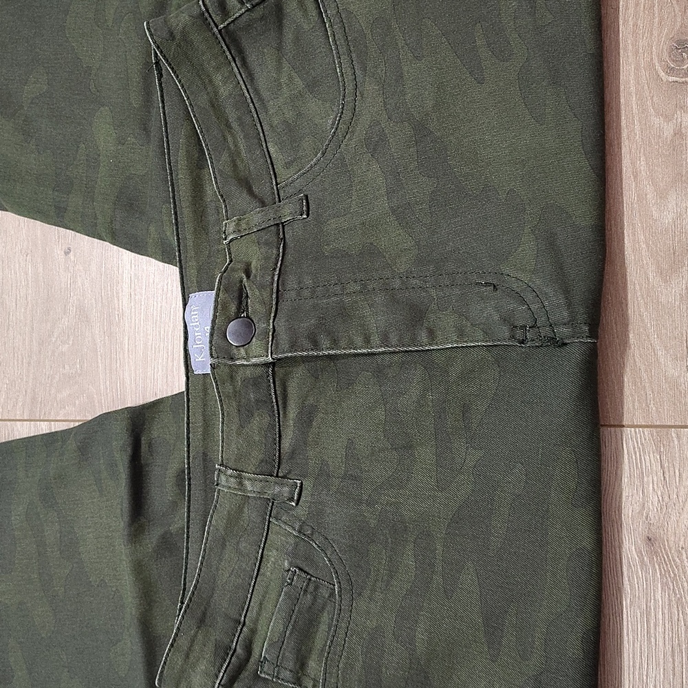K. Jordan Camouflage Skinny, High Rise Ladies Jeans, Ladies Size 14 - Picture 5 of 9